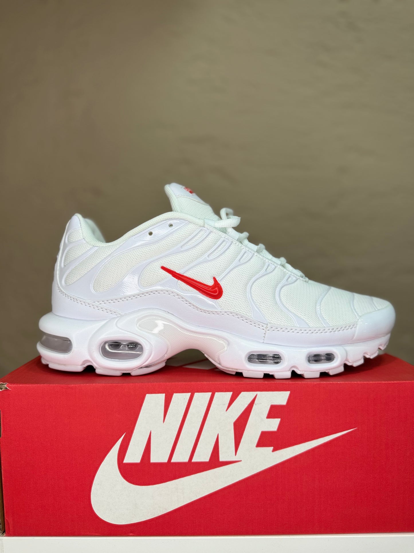 Air Max Plus ‘TN’ X Supreme