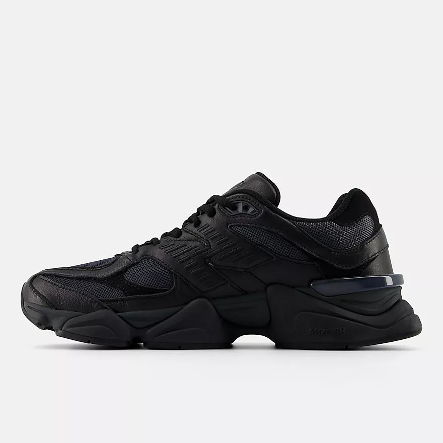 New balance 9060 “Triple Black”