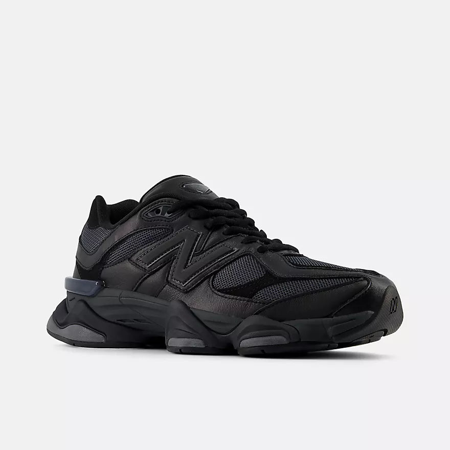 New balance 9060 “Triple Black”
